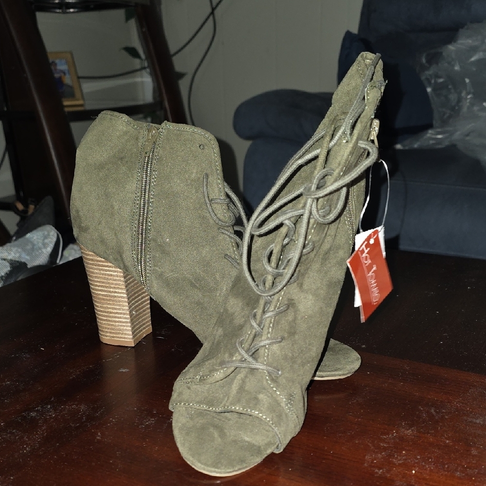 Hot Tomato Olive Lace-Up Heeled Boots